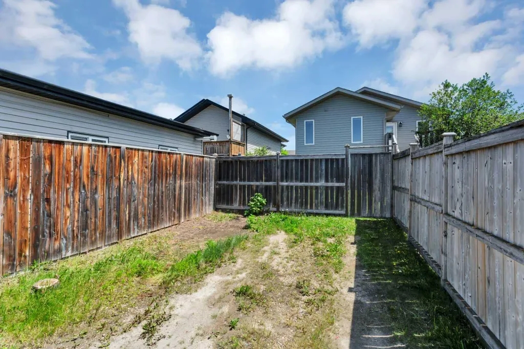 80 Hinshaw Drive Sylvan Lake AB T4S 2P1