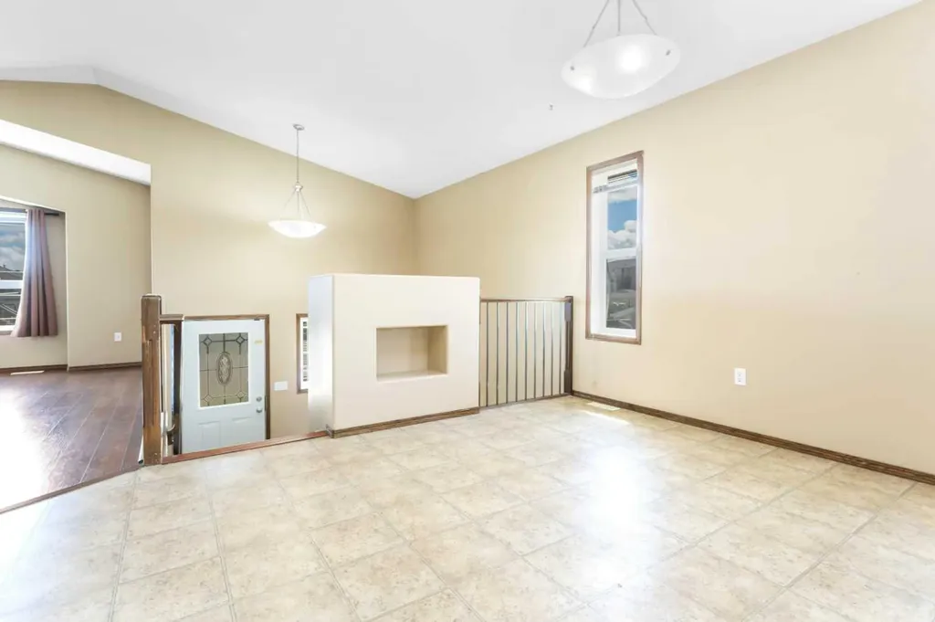 80 Hinshaw Drive Sylvan Lake AB T4S 2P1