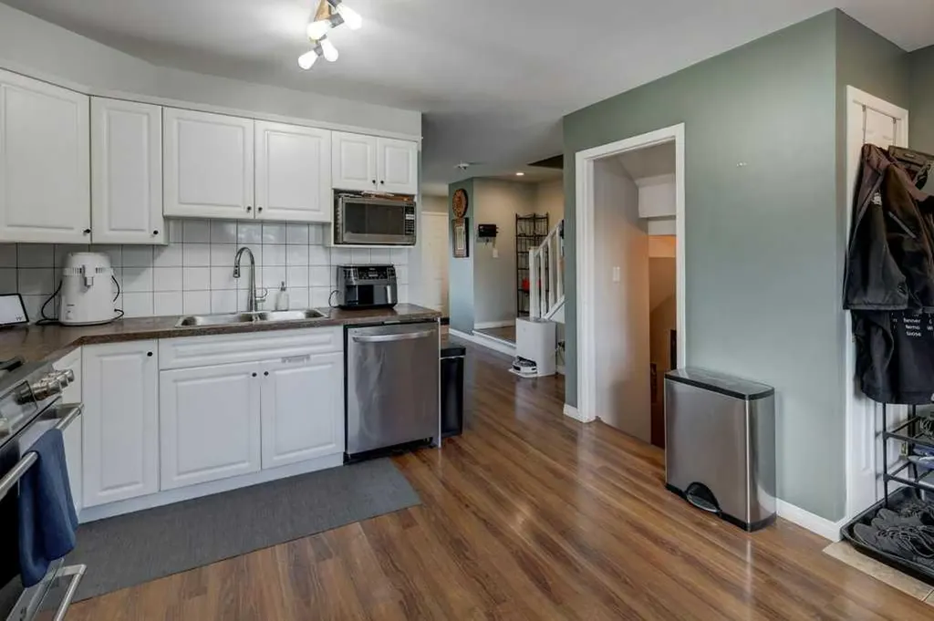 8034 24 Street SE Calgary AB T2C 0Z3