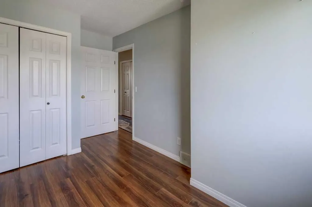 8034 24 Street SE Calgary AB T2C 0Z3