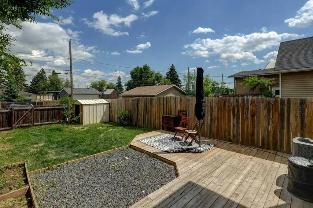 8034 24 Street SE Calgary AB T2C 0Z3