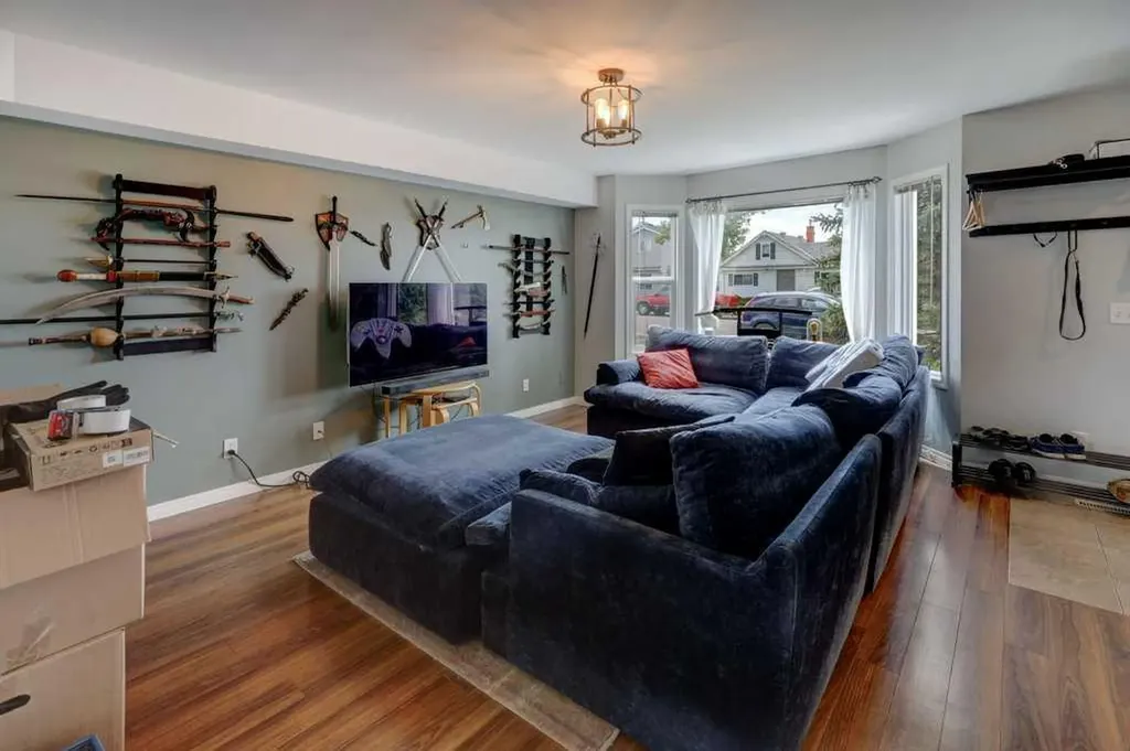8034 24 Street SE Calgary AB T2C 0Z3