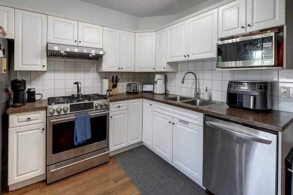 8034 24 Street SE Calgary AB T2C 0Z3