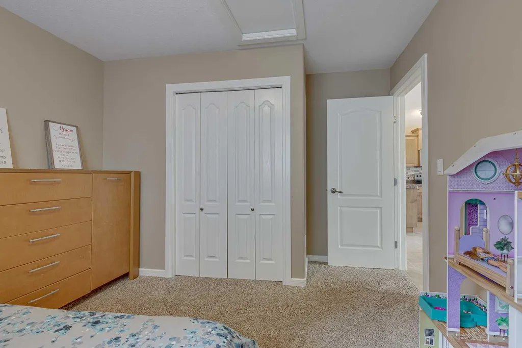 74 Mackenzie Crescent Lacombe AB T4L 0B3