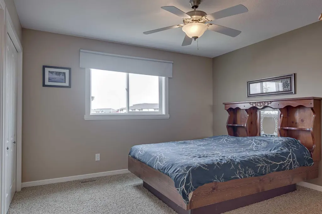 74 Mackenzie Crescent Lacombe AB T4L 0B3
