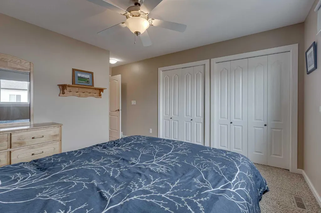 74 Mackenzie Crescent Lacombe AB T4L 0B3