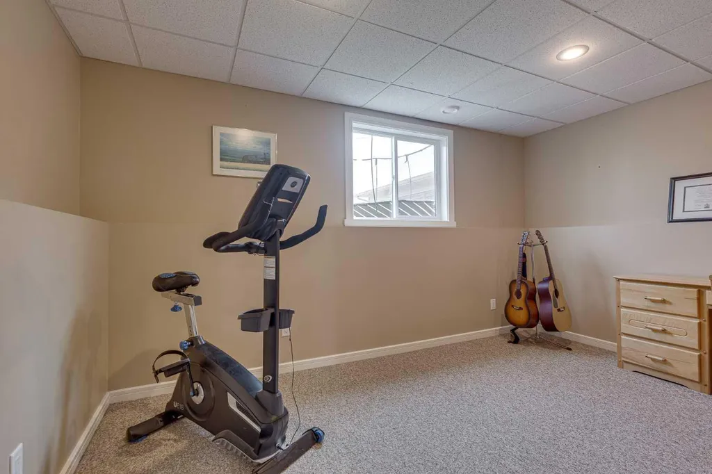 74 Mackenzie Crescent Lacombe AB T4L 0B3