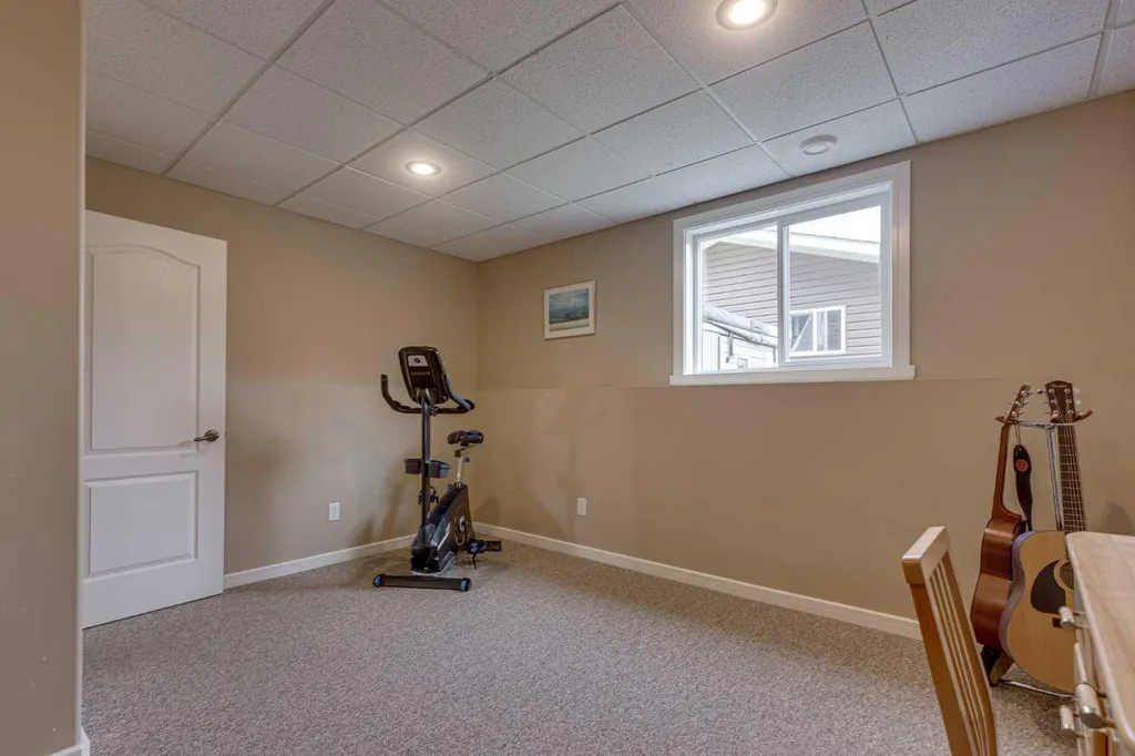 74 Mackenzie Crescent Lacombe AB T4L 0B3