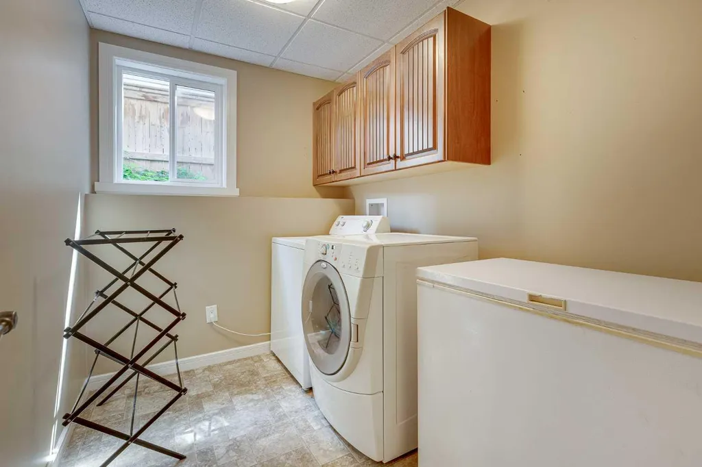 74 Mackenzie Crescent Lacombe AB T4L 0B3