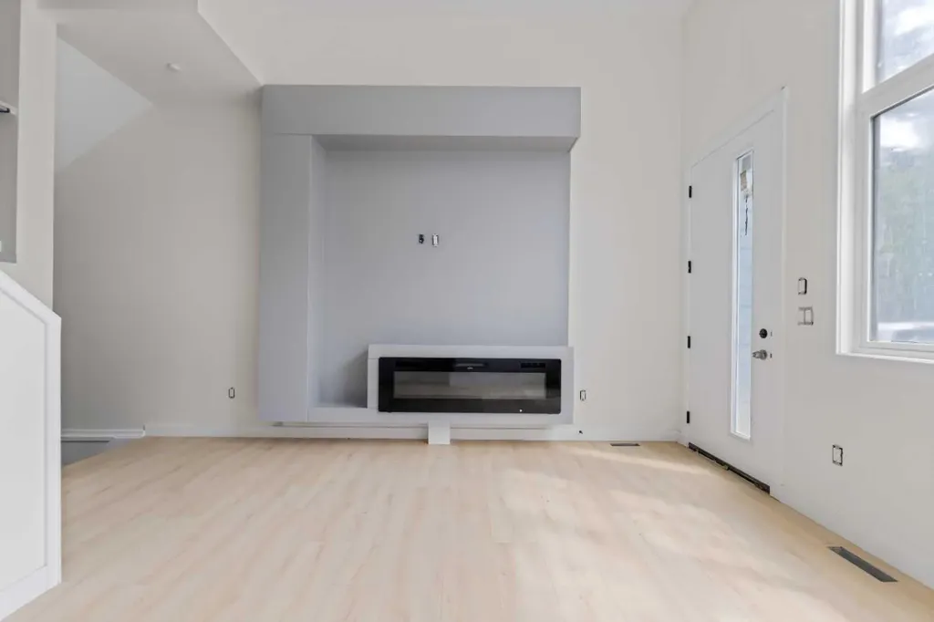 2020 12 Avenue SW Calgary AB T3C 0S1