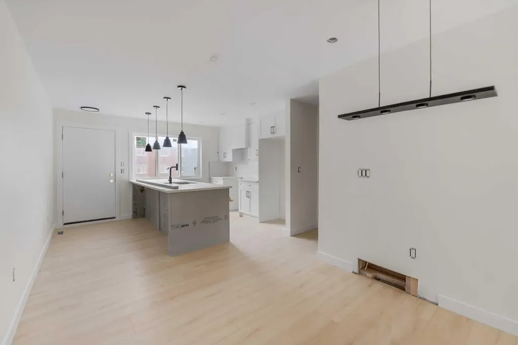 2020 12 Avenue SW Calgary AB T3C 0S1
