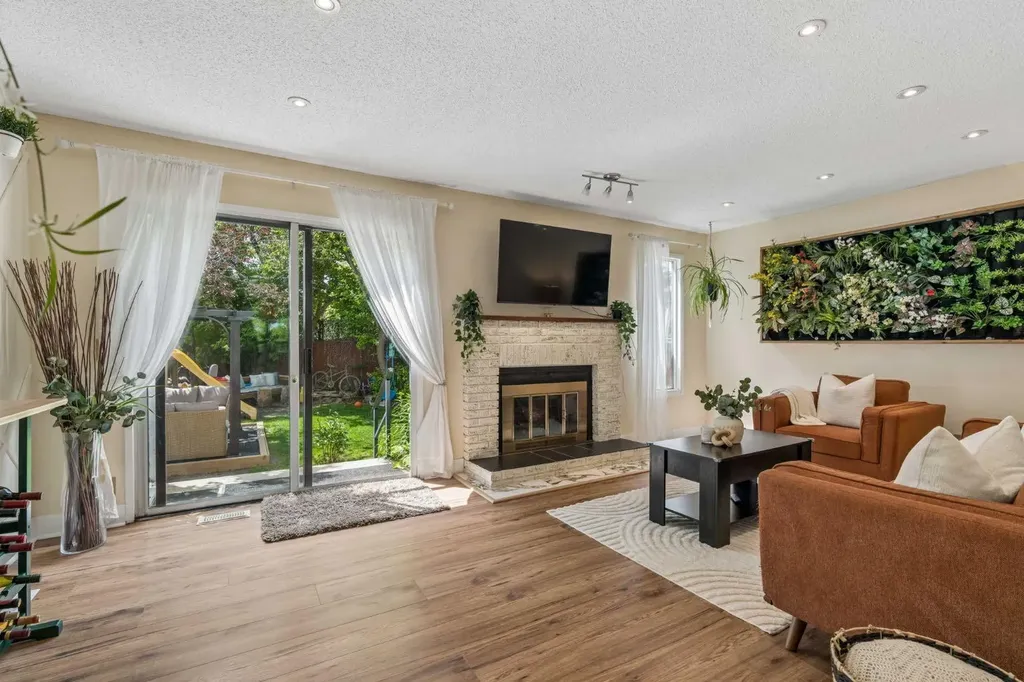 44 Beddington Crescent NE Calgary AB T3K 1N5