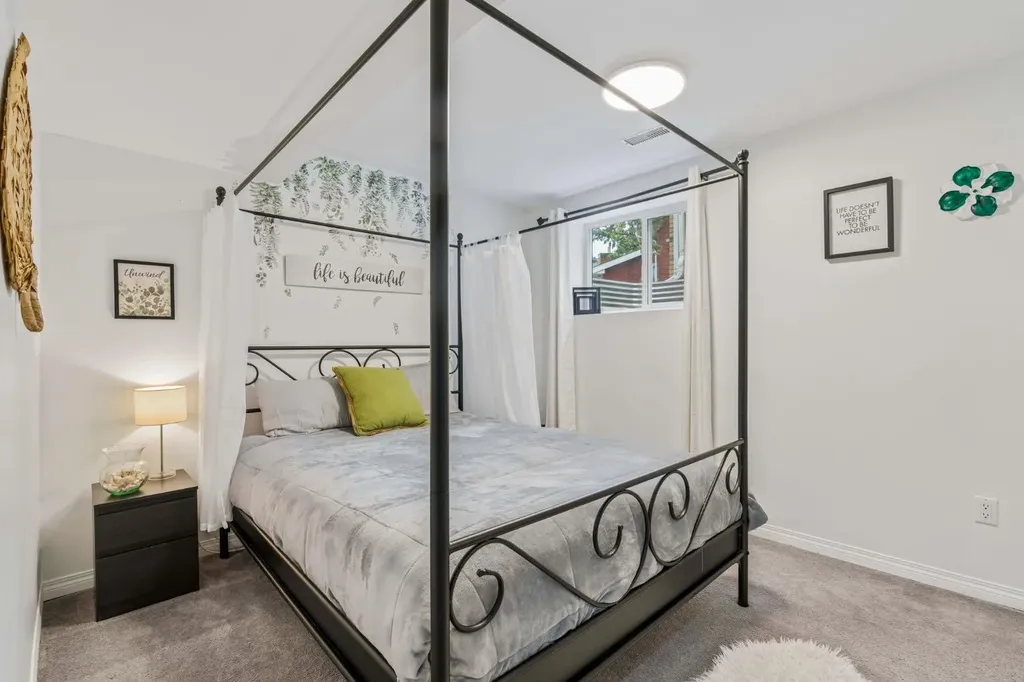 44 Beddington Crescent NE Calgary AB T3K 1N5