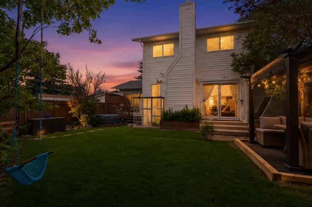 44 Beddington Crescent NE Calgary AB T3K 1N5