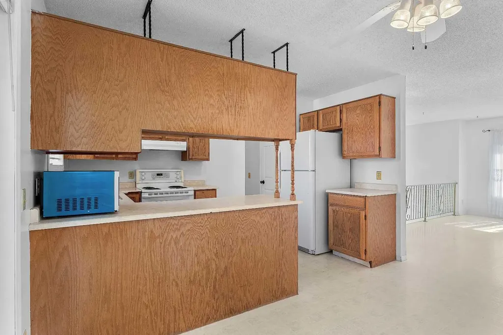 905 6 Street SE High River AB T1V1K3