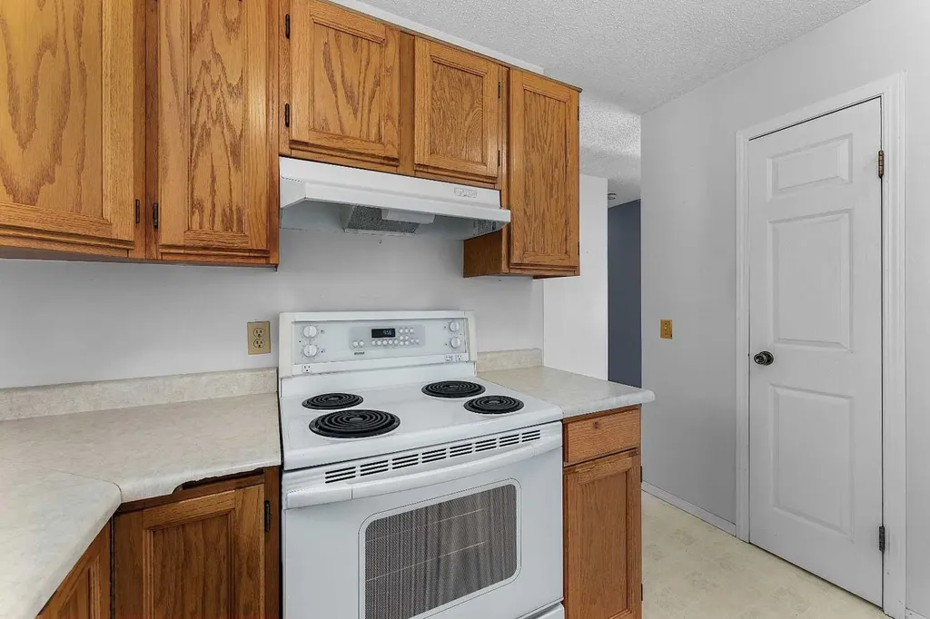 905 6 Street SE High River AB T1V1K3