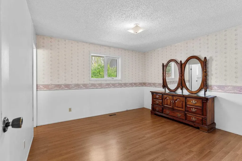 905 6 Street SE High River AB T1V1K3