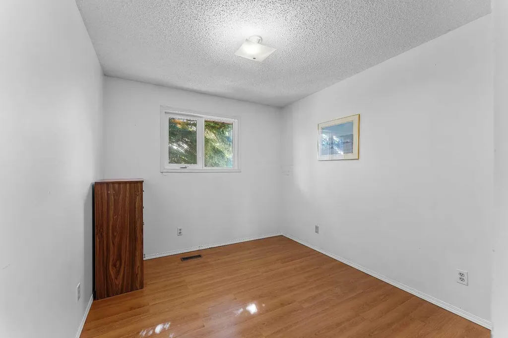 905 6 Street SE High River AB T1V1K3