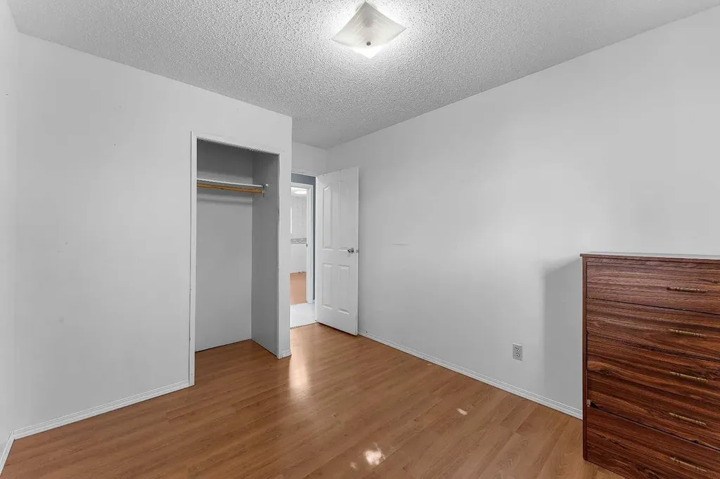 905 6 Street SE High River AB T1V1K3