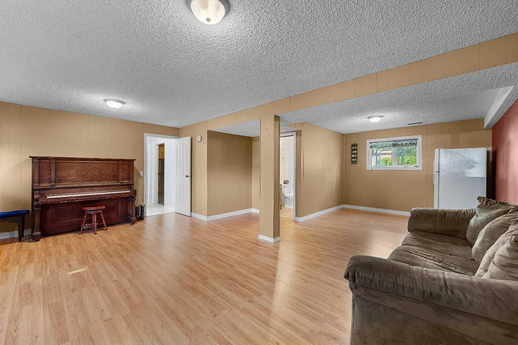 905 6 Street SE High River AB T1V1K3