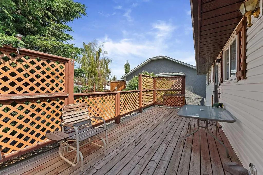 905 6 Street SE High River AB T1V1K3