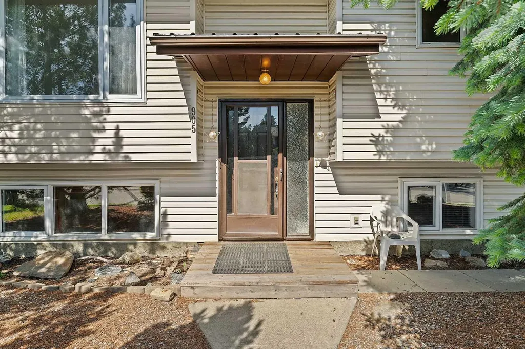 905 6 Street SE High River AB T1V1K3