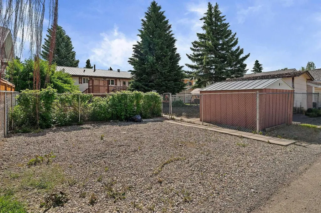 905 6 Street SE High River AB T1V1K3