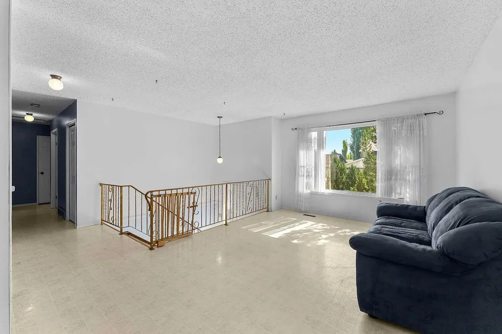 905 6 Street SE High River AB T1V1K3