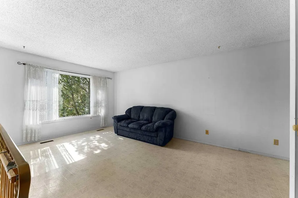 905 6 Street SE High River AB T1V1K3