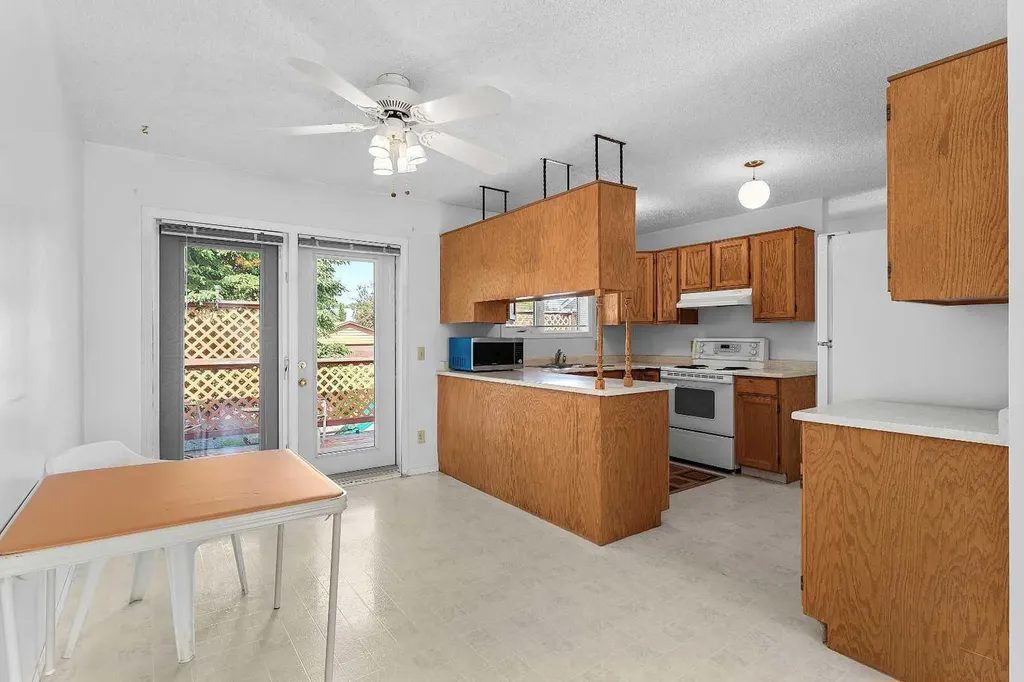 905 6 Street SE High River AB T1V1K3