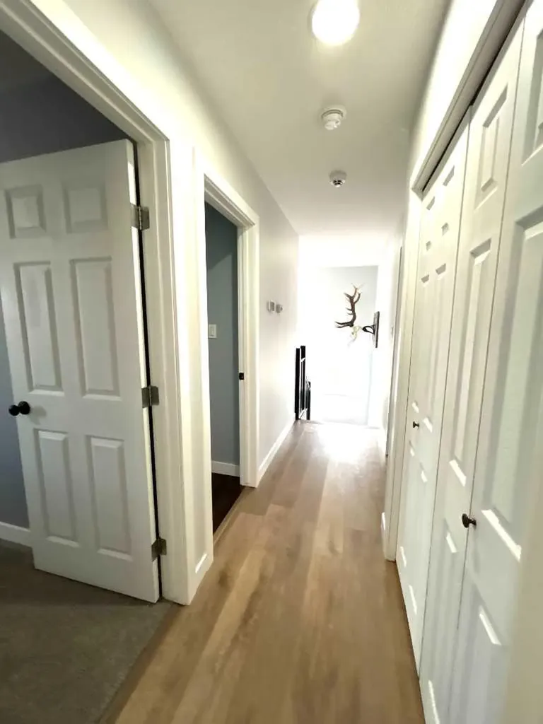 938 Manor Place SE Redcliff AB T0J 2P0