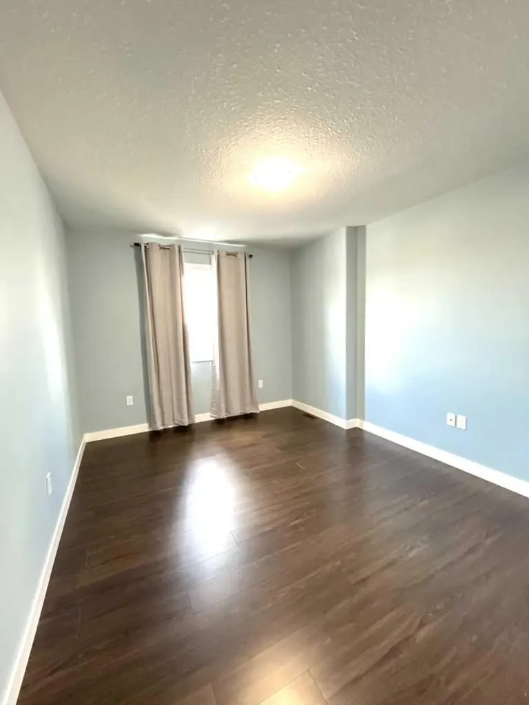 938 Manor Place SE Redcliff AB T0J 2P0