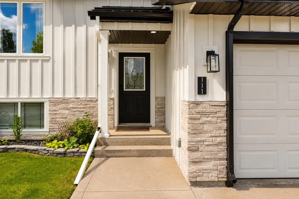 111 Reichley Street Red Deer AB T4P 3X8