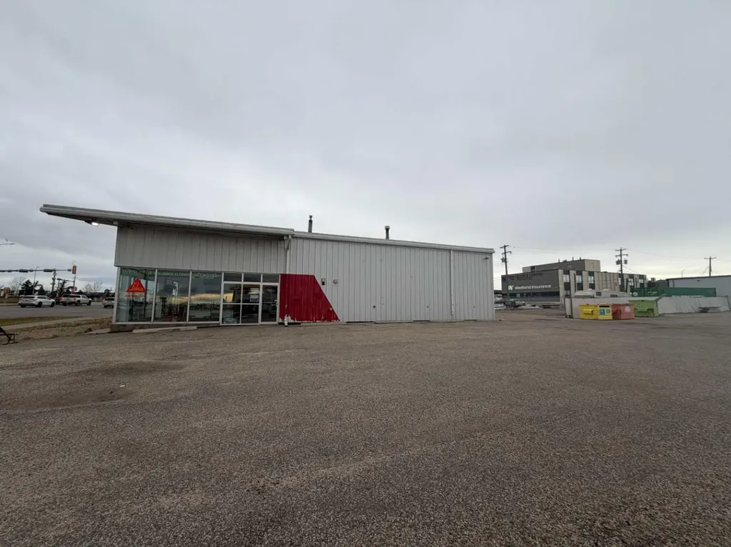 11507 100 Street Grande Prairie AB T8V 2N7
