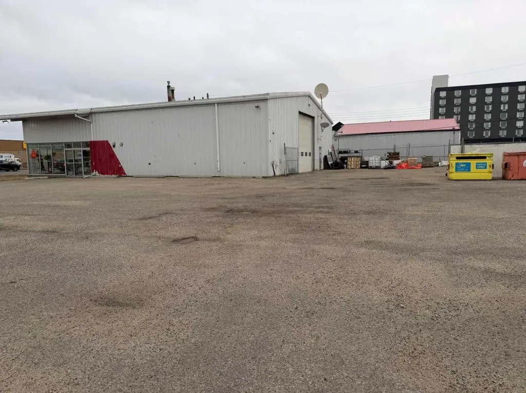 11507 100 Street Grande Prairie AB T8V 2N7