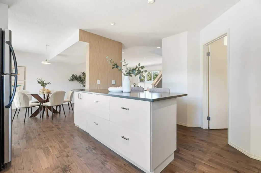 3311 5 Avenue NW Calgary AB T2N 4T5