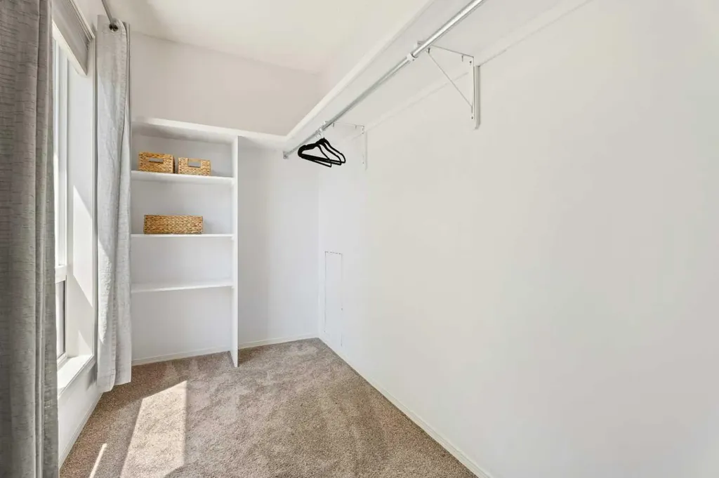 3311 5 Avenue NW Calgary AB T2N 4T5