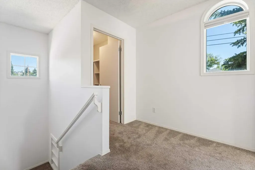 3311 5 Avenue NW Calgary AB T2N 4T5