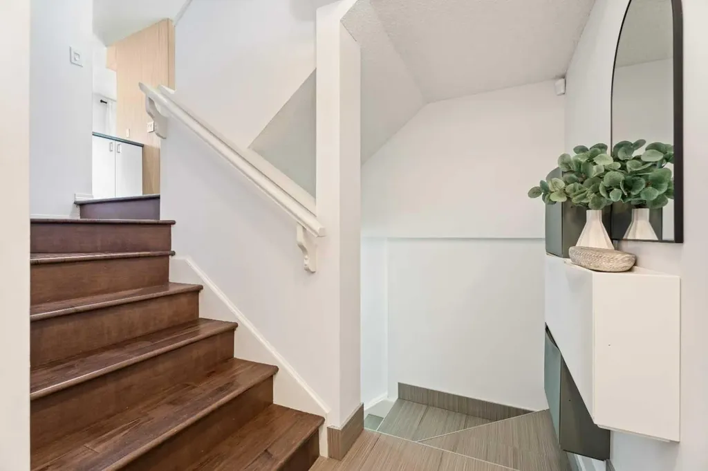 3311 5 Avenue NW Calgary AB T2N 4T5