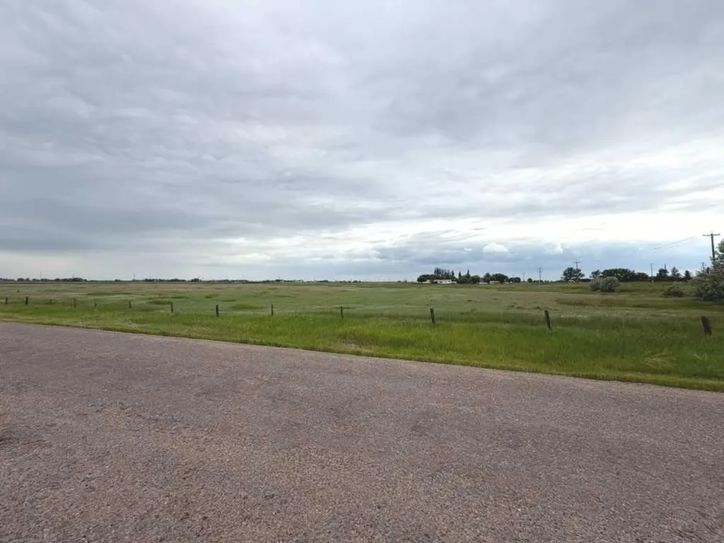 Cassils Road W Rural Newell County Of AB T1R 1C5