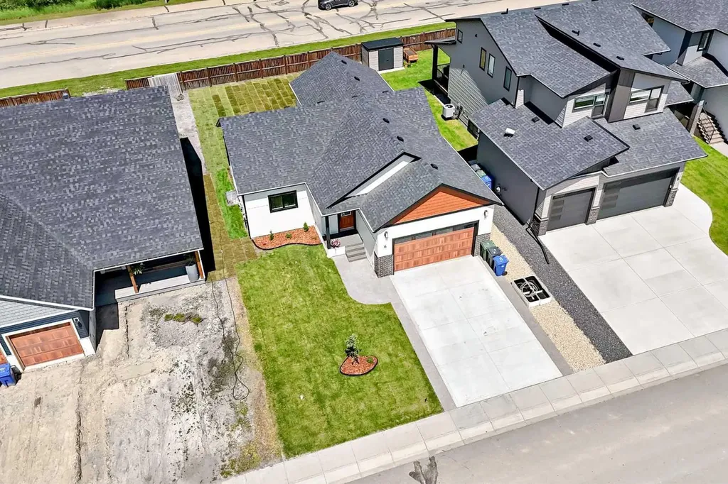 6 Napoleon Meadows Way Innisfail AB T4G 0N6