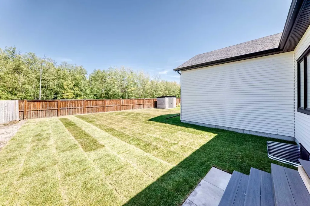 6 Napoleon Meadows Way Innisfail AB T4G 0N6