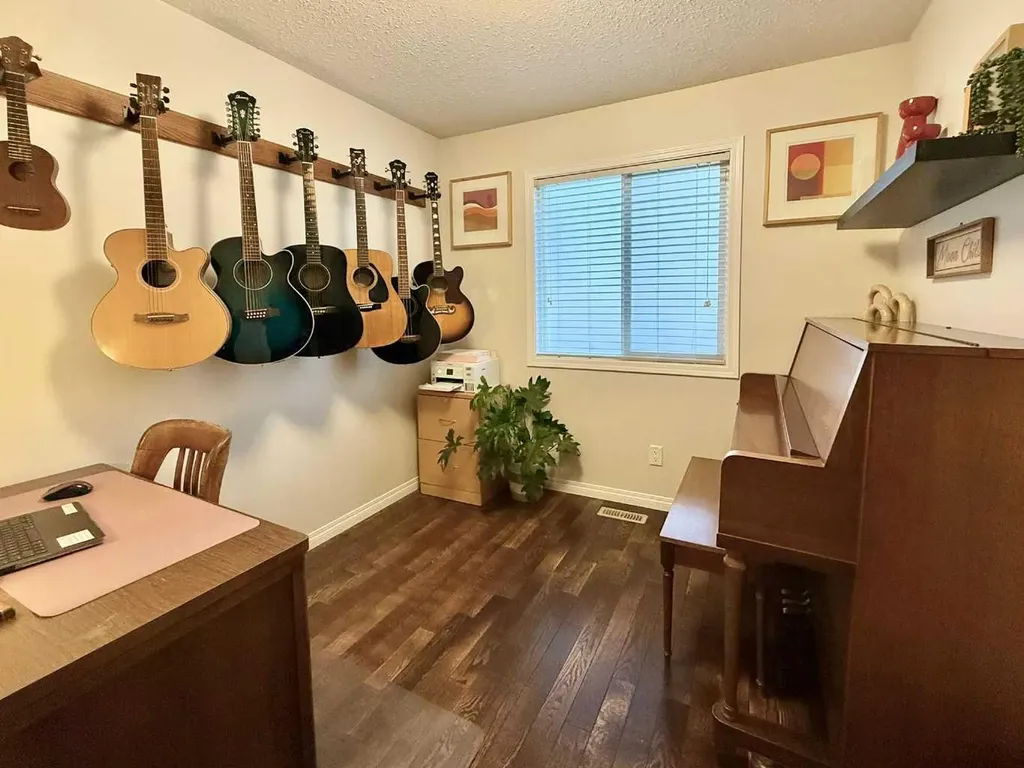 6006 87a Street Grande Prairie AB T8W 2X2