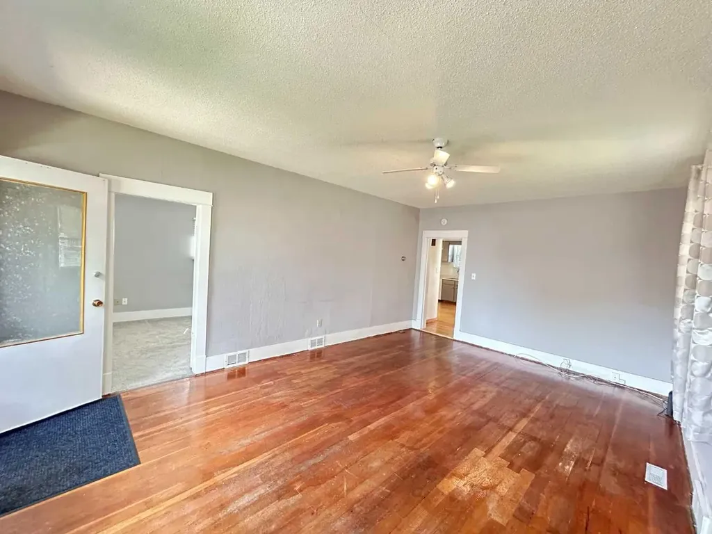 1111 Braemar Street SE Medicine Hat AB T1A0W1
