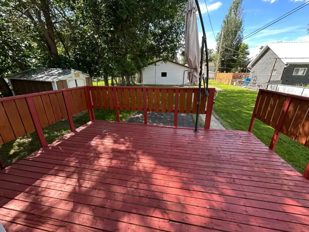 1111 Braemar Street SE Medicine Hat AB T1A0W1