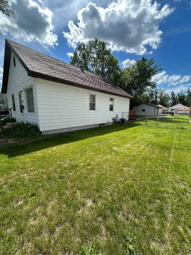 1111 Braemar Street SE Medicine Hat AB T1A0W1