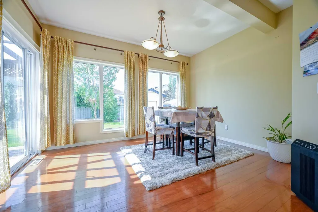 8841 Lakeland Drive Grande Prairie AB T8X 1V8