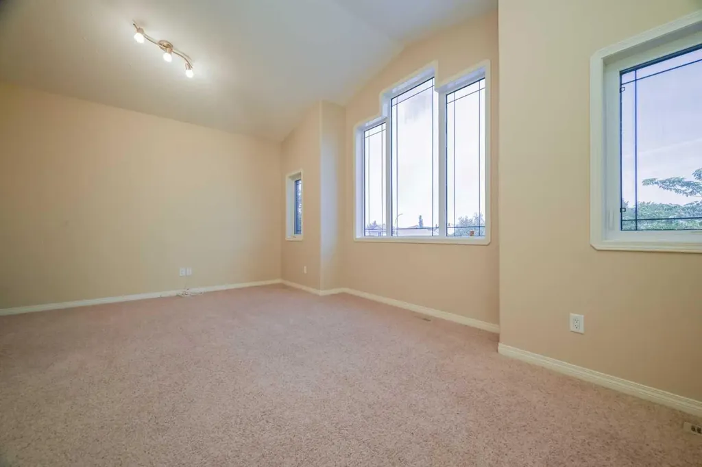 8841 Lakeland Drive Grande Prairie AB T8X 1V8
