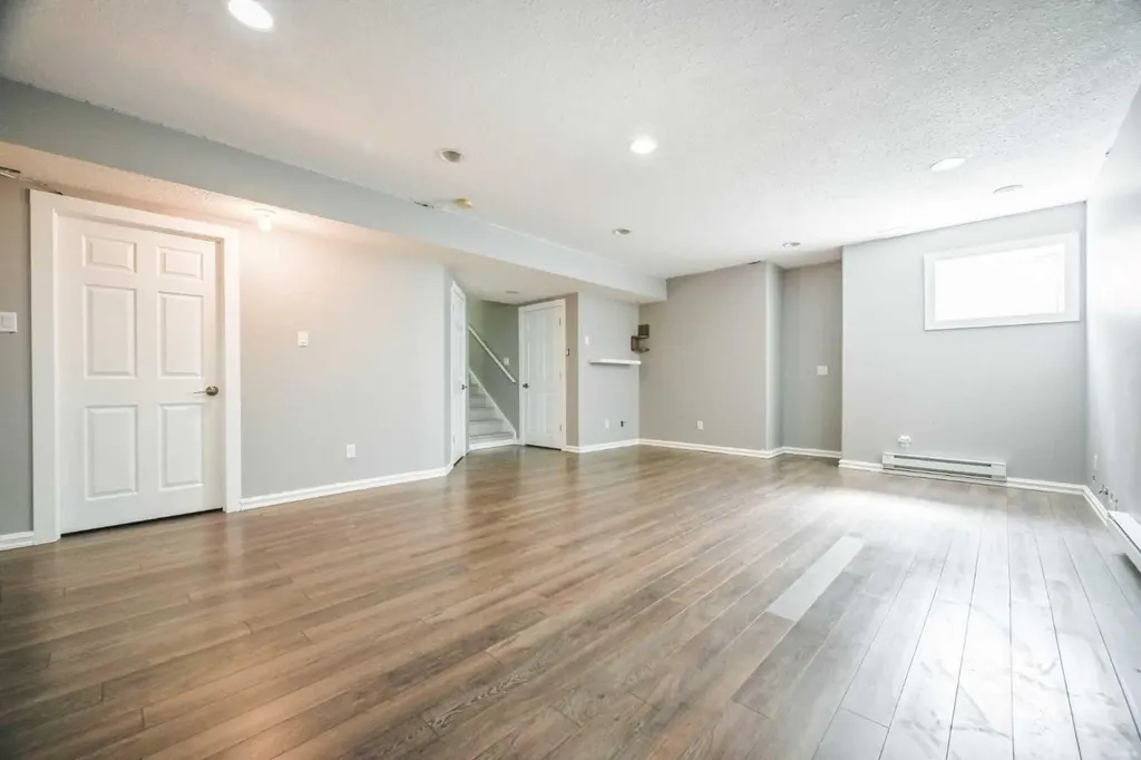 8841 Lakeland Drive Grande Prairie AB T8X 1V8