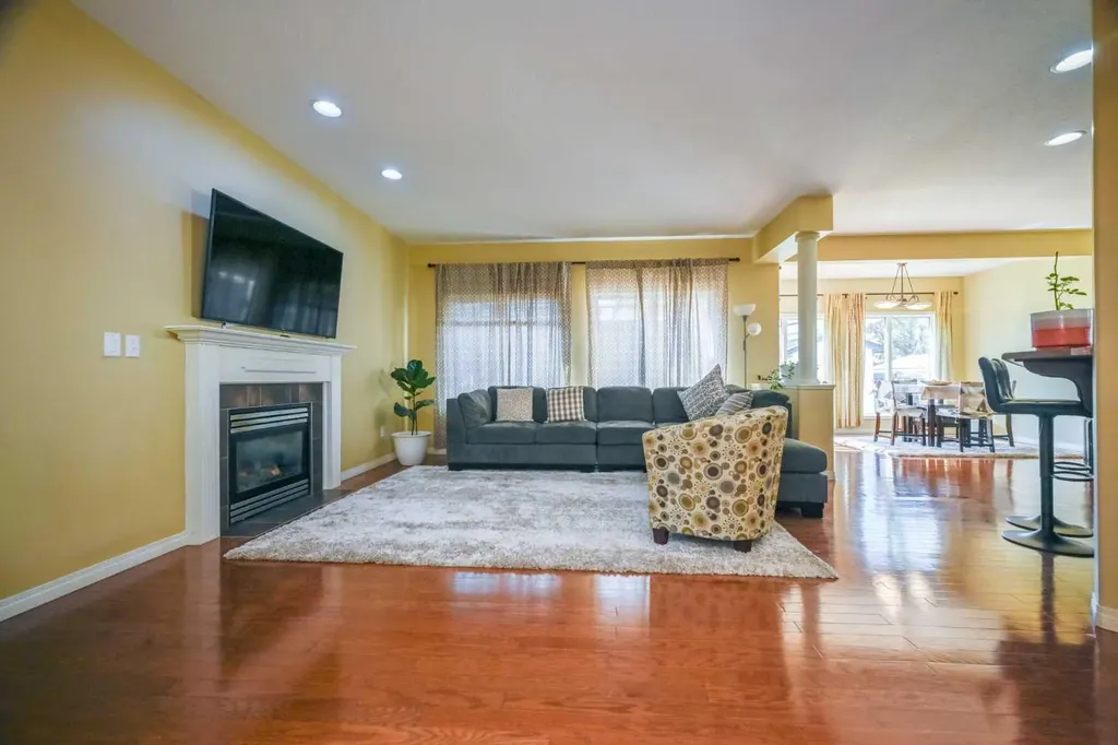8841 Lakeland Drive Grande Prairie AB T8X 1V8
